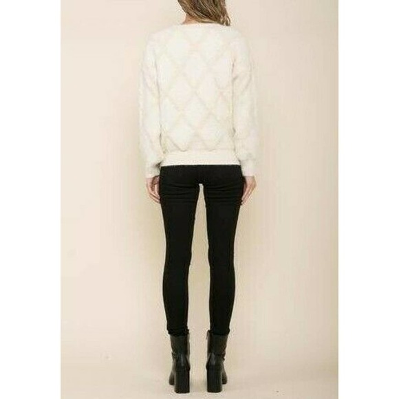 Raga Terri Fuzzy Sweater Ivory Size Large Diamond Geometric Design NEW Soft - Picture 4 of 5